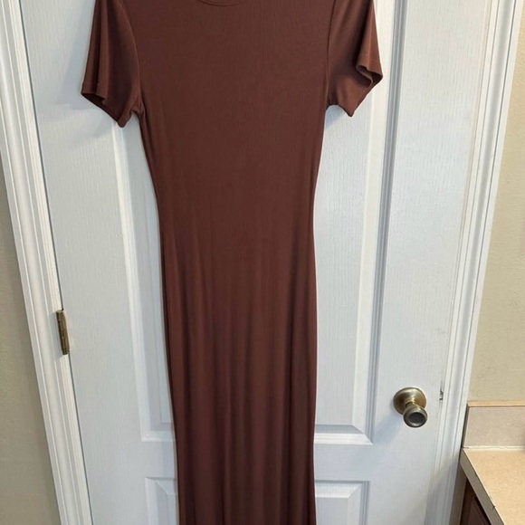Elegant Brown Maxi Dress - Picture 2 of 2